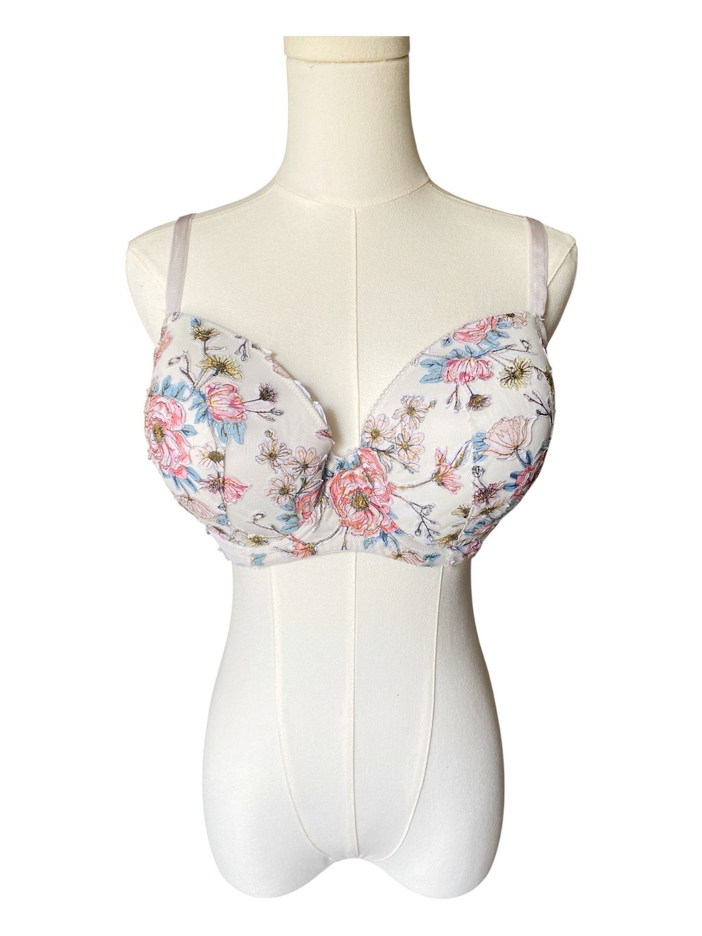 Victoria’s Secret Embroidered Floral Bra